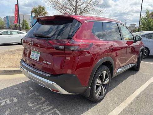 Certified 2022 Nissan Rogue Platinum w/ Head-Up Display Package image 5