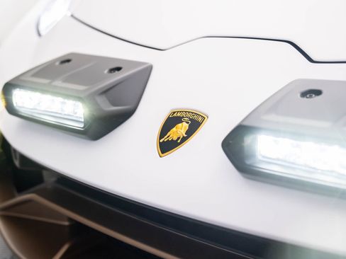 Used 2024 Lamborghini Huracan Sterrato AWD/4WD image 40