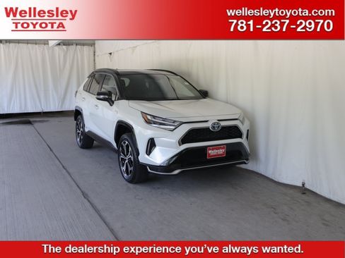 Used 2023 Toyota RAV4 XSE w/ Weather Package AWD/4WD image 1