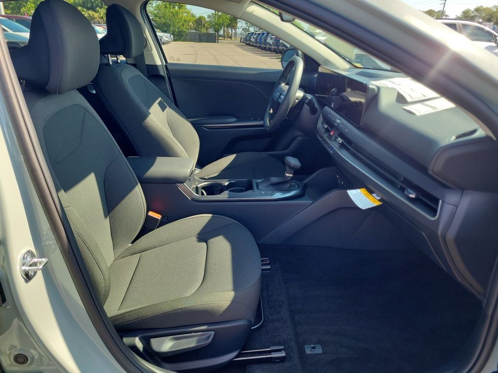 New 2026 Kia K4 FWD image 7
