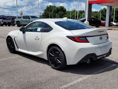 New 2025 Toyota GR86 Premium RWD image 5