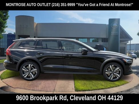 New 2026 Volvo V60 B5 Cross Country Plus w/ Protection Package Premier AWD/4WD image 7