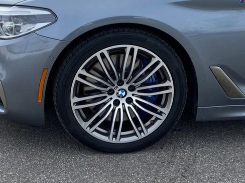 Used 2018 BMW M550i xDrive image 9