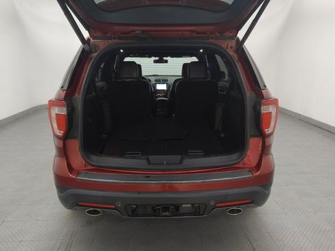 Used 2018 Ford Explorer XLT w/ Equipment Group 202A FWD image 29