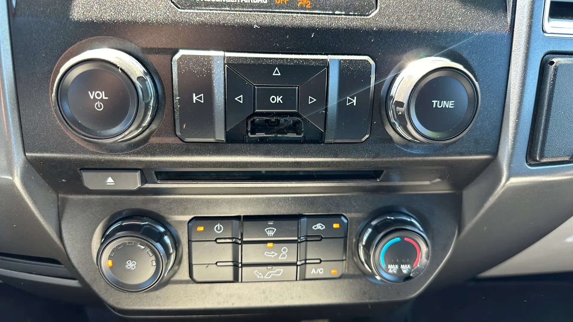 Used 2017 Ford F150 XLT AWD/4WD image 14