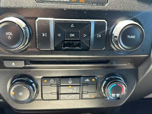 Used 2017 Ford F150 XLT AWD/4WD image 14