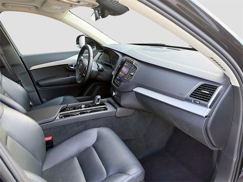 Used 2024 Volvo XC90 B5 Core image 14