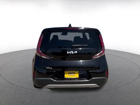 Used 2025 Kia Soul LX w/ LX Technology Package FWD image 10