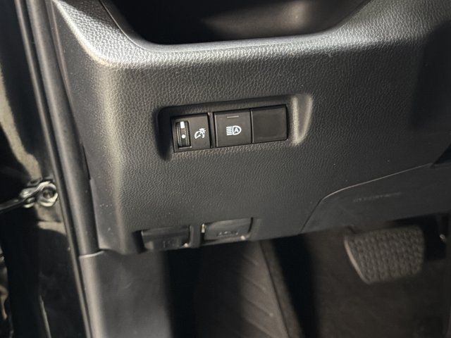 Used 2024 Toyota RAV4 XLE FWD image 35