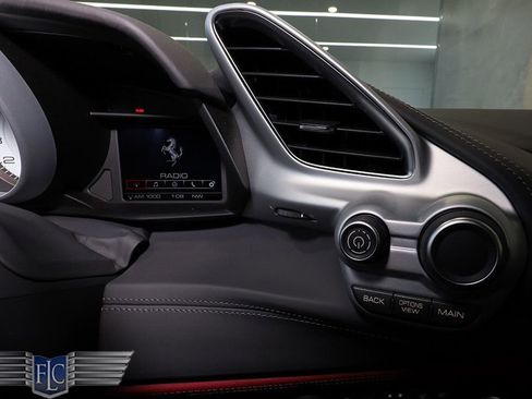 Used 2018 Ferrari 488 GTB image 31