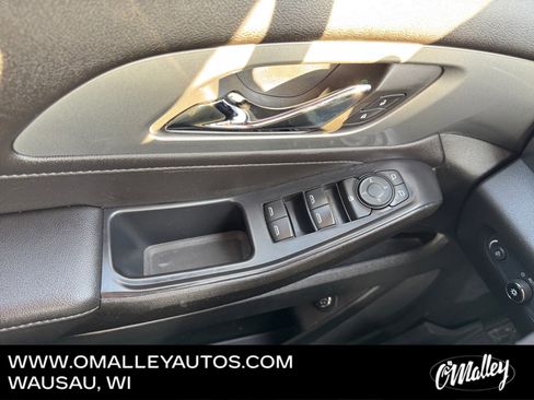 Used 2022 Chevrolet Traverse LT image 19