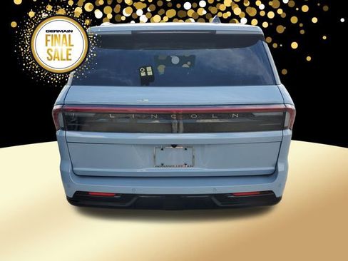 New 2025 Lincoln Navigator Reserve image 7