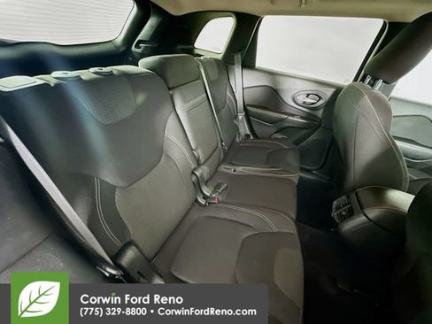 Used 2016 Jeep Cherokee Latitude w/ Comfort/Convenience Group AWD/4WD image 24