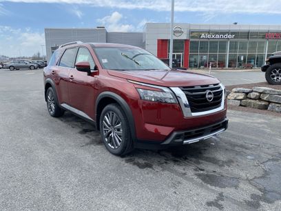 New 2025 Nissan Pathfinder SL w/ SL Premium Package