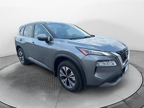 Used 2023 Nissan Rogue SV image 1