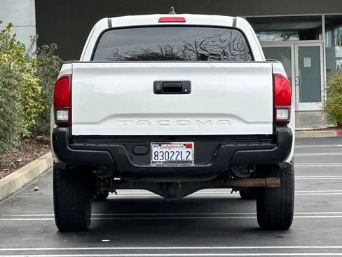 Used 2020 Toyota Tacoma SR image 8