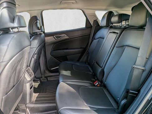 Used 2023 Kia Sportage EX FWD image 17
