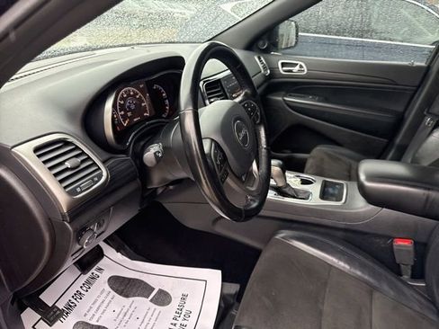 Used 2020 Jeep Grand Cherokee Altitude image 16