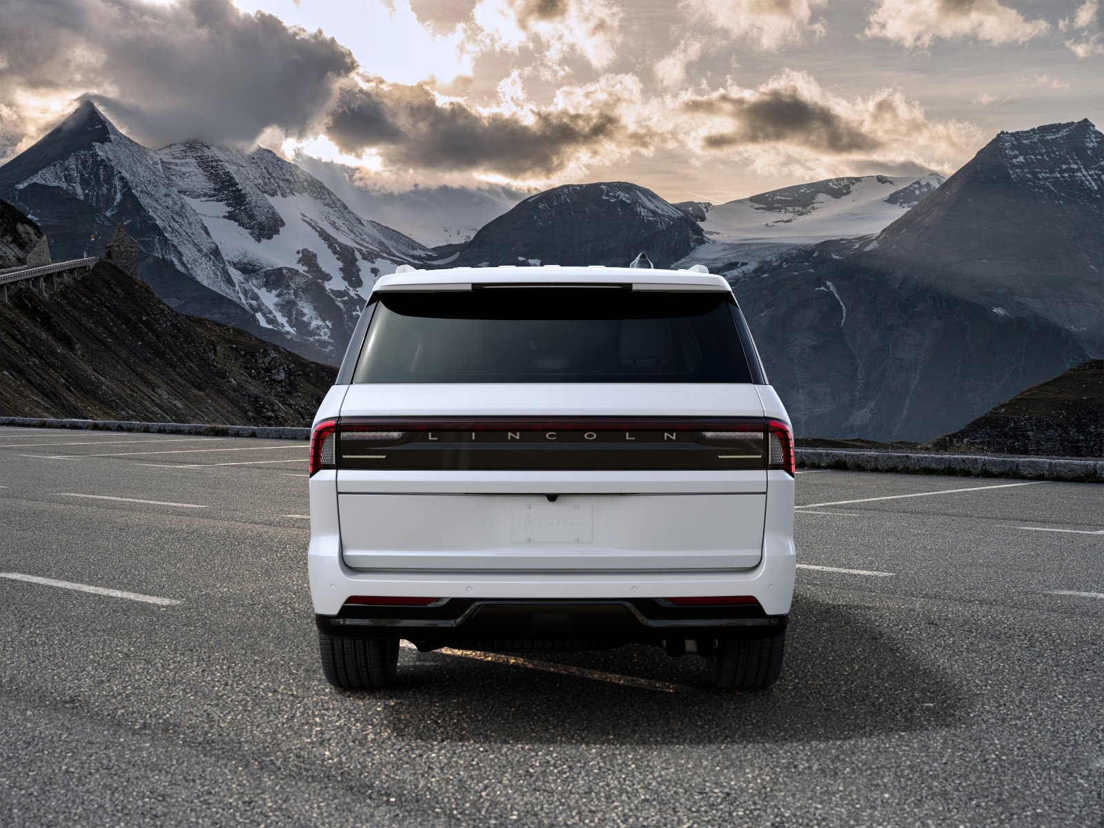 New 2027 Lincoln Navigator Reserve AWD/4WD image 4