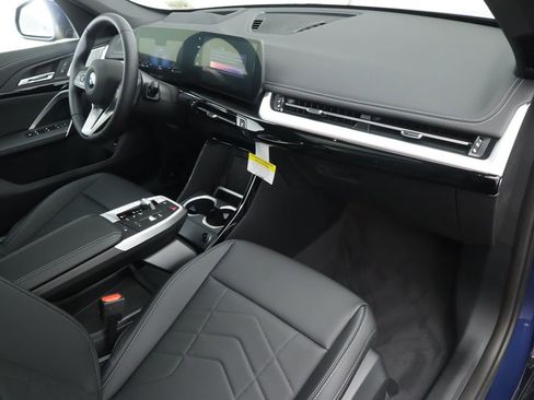 Used 2025 BMW X1 xDrive28i w/ Premium Package image 19