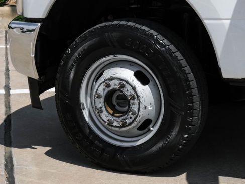 Used 2019 Ford F350 XL w/ Power Equipment Group image 46