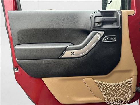 Used 2012 Jeep Wrangler Sahara w/ Connectivity Group image 10