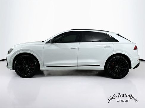 Used 2024 Audi SQ8 Prestige w/ Prestige Package AWD/4WD image 4