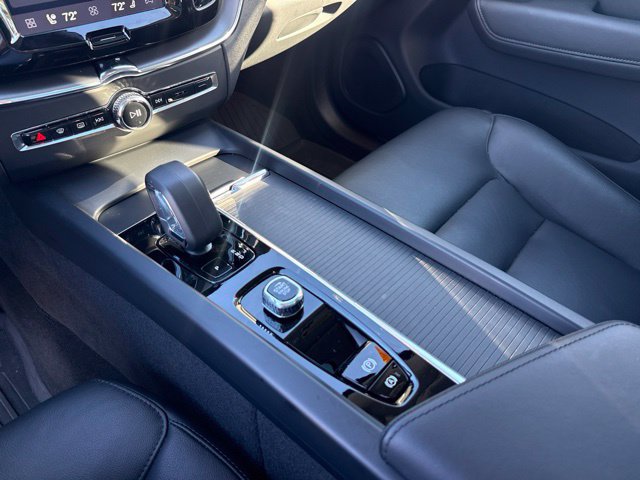 Used 2024 Volvo XC60 B5 Core w/ Protection Package Premier AWD/4WD image 20