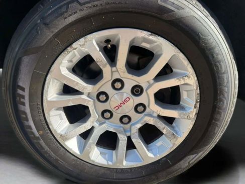 Used 2018 GMC Sierra 1500 SLE w/ SLE Value Package image 29