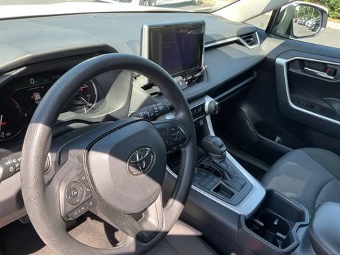 Used 2025 Toyota RAV4 XLE AWD/4WD image 24