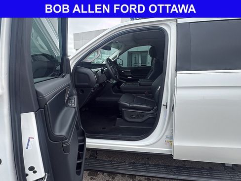 Used 2025 Ford Expedition Max Platinum w/ Driver's Package AWD/4WD image 22