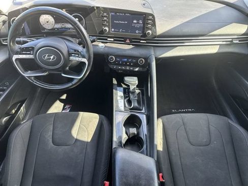 Used 2021 Hyundai Elantra SEL w/ Convenience Package FWD image 10