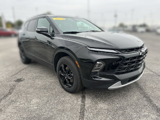 Used 2024 Chevrolet Blazer LT w/ Midnight/Sport Edition FWD image 18