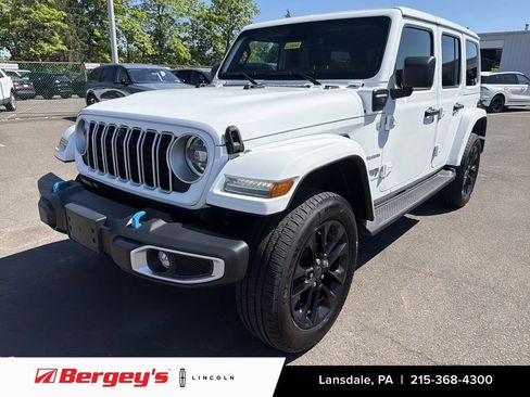 Used 2024 Jeep Wrangler Unlimited Sahara w/ Technology Group AWD/4WD image 1