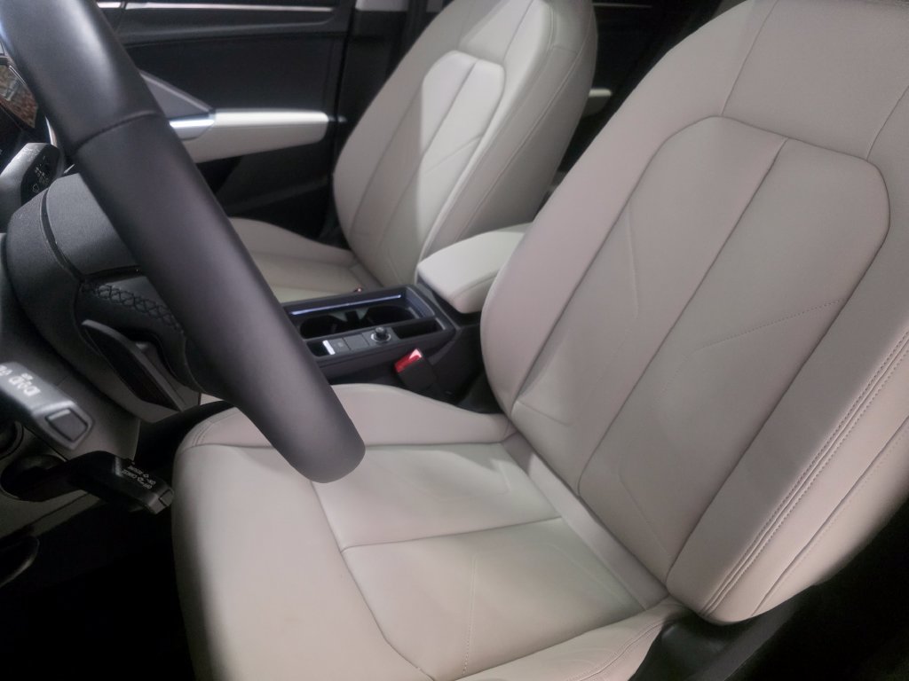 Certified 2025 Audi Q3 2.0T Premium w/ Convenience Package AWD/4WD image 18
