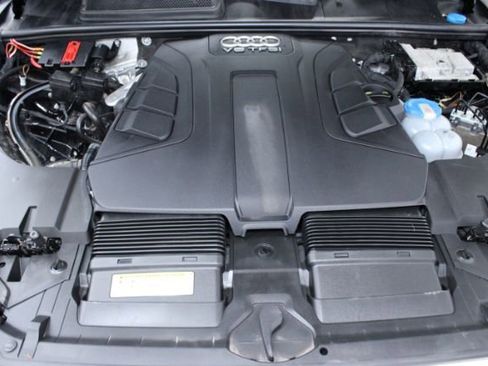 Used 2017 Audi Q7 3.0T Prestige w/ Prestige Package image 32