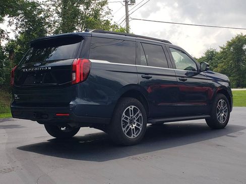Used 2025 Ford Expedition Active AWD/4WD image 5