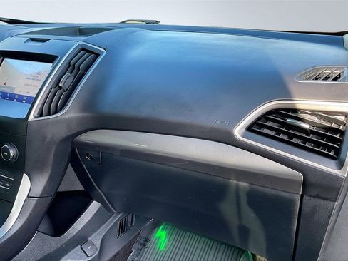 Used 2020 Ford Edge SEL w/ Convenience Package image 17