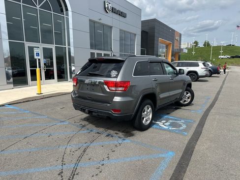 Used 2013 Jeep Grand Cherokee Laredo w/ Laredo E Group image 2