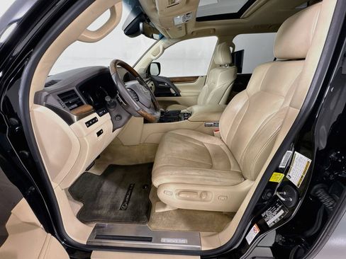 Used 2016 Lexus LX 570 4WD w/ Luxury Package image 22