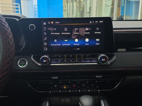 Used 2023 Chevrolet Colorado Z71 w/ Z71 Convenience Package 2 image 24