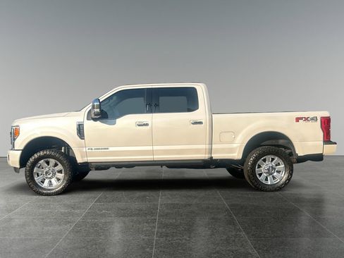 Used 2019 Ford F250 Platinum w/ Platinum Ultimate Package image 5