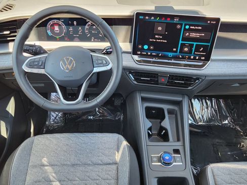 New 2026 Volkswagen Tiguan S AWD/4WD image 2