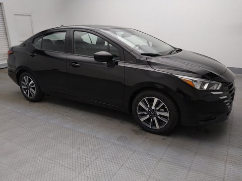Used 2023 Nissan Versa SV FWD image 11