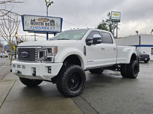 Used 2020 Ford F450 Platinum w/ Camper Package image 1