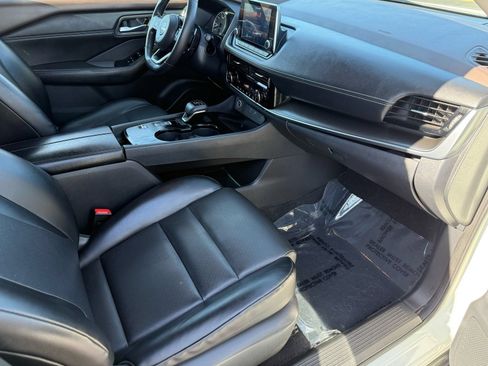 Used 2023 Nissan Rogue SV w/ SV Premium Package FWD image 30