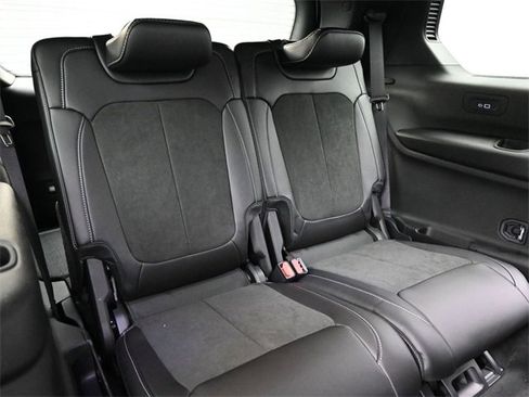 New 2025 Jeep Grand Cherokee L Altitude image 25