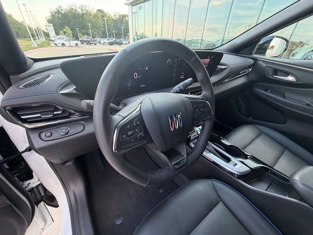 Used 2025 Buick Envista Sport Touring w/ Convenience I Package FWD image 17