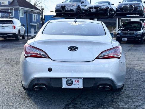 Used 2014 Hyundai Genesis 2.0T image 9