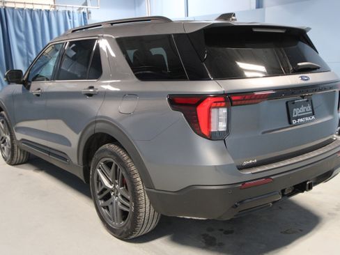 New 2026 Ford Explorer ST-Line w/ ST-Line Street Pack image 27